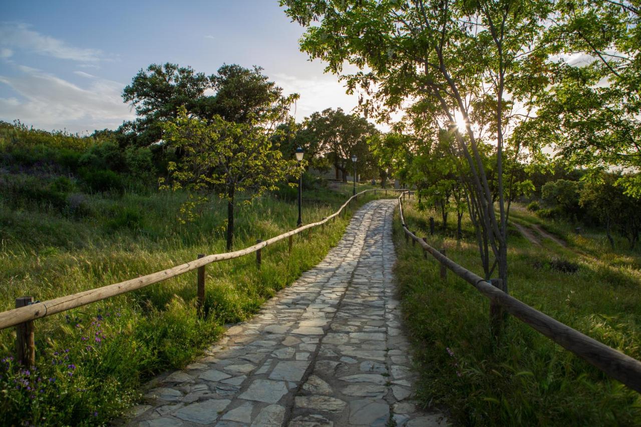 Los Chozos Del Geoparque Carrascalejo Bagian luar foto